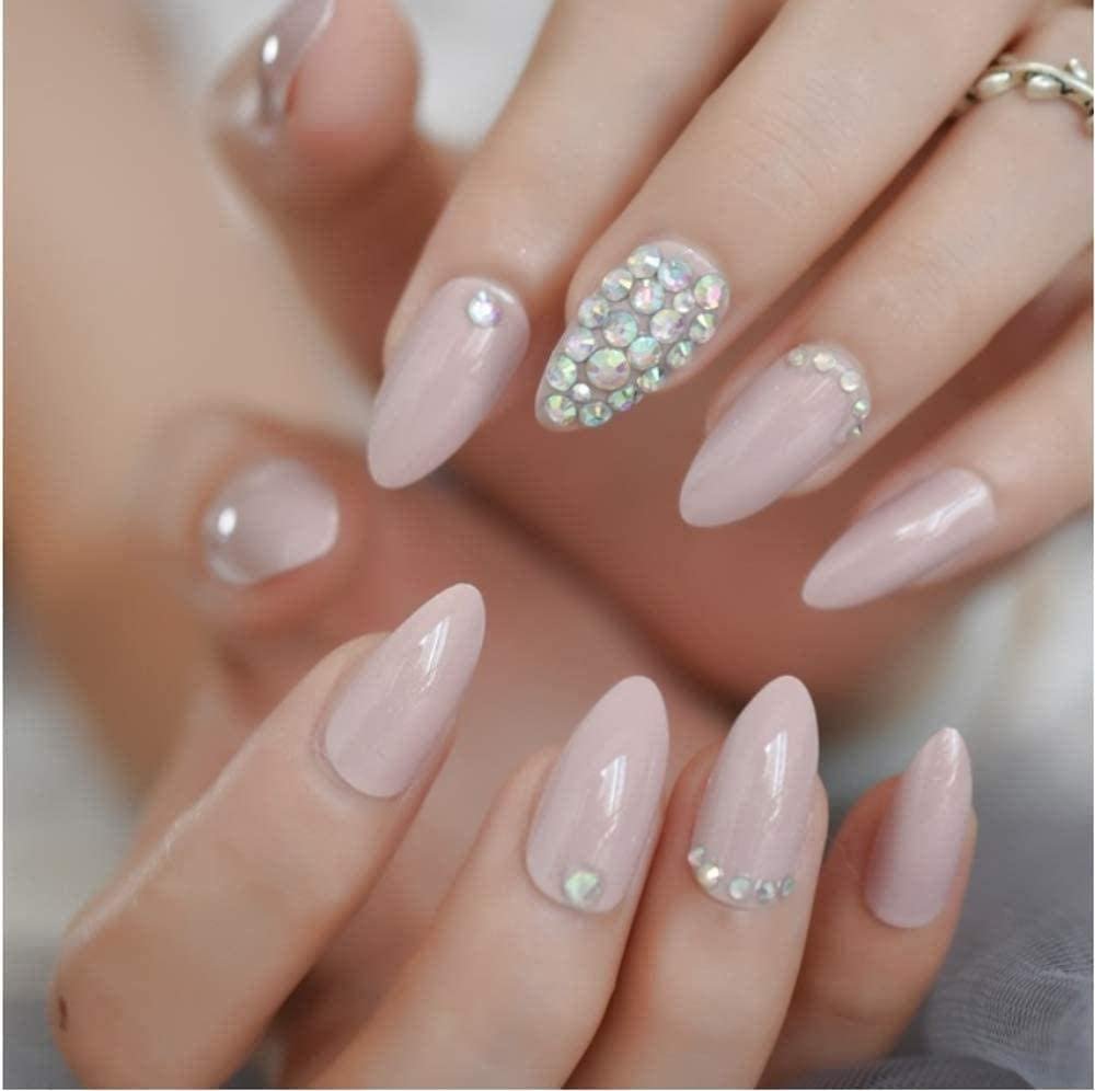 elegante Manicura francesa con piedra