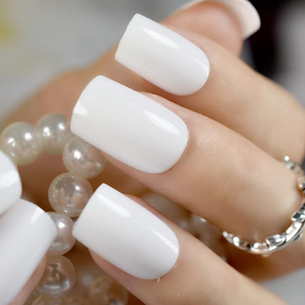 Uñas falsas blancas sólidas de tamaño mediano cuadrado uñas postizas de gel