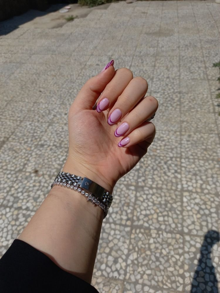 uñas postizas cuadradas rosadas de color rosa lila