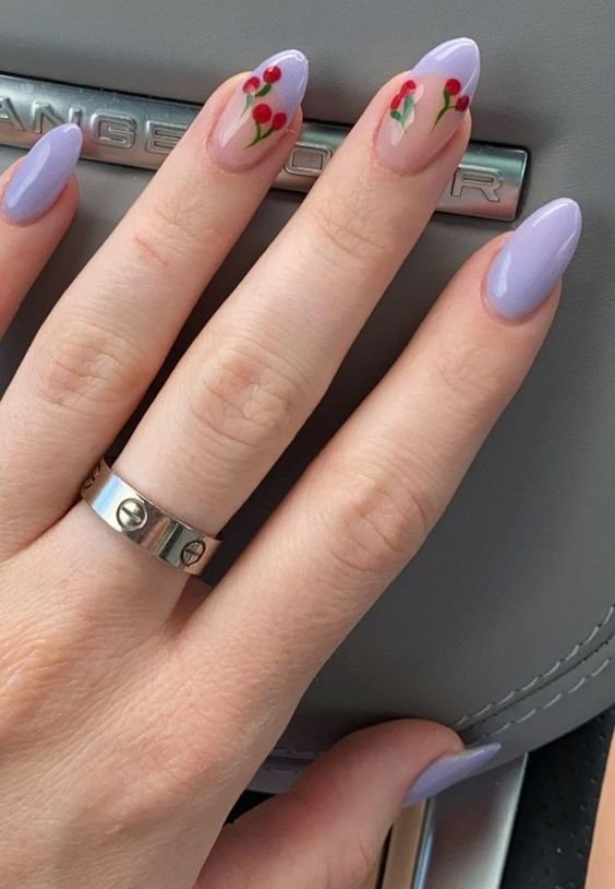 uñas postizas de color azul cielo con flores